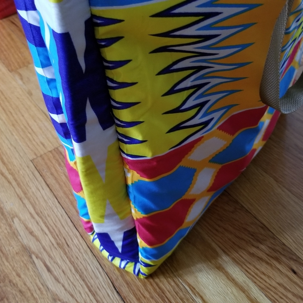 Tote - Picture 2 of 8